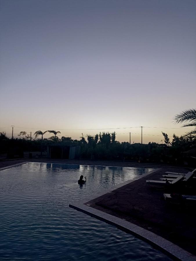 Wawizelte Les Jardins D Amizmiz 6 Piscines B&B 외부 사진