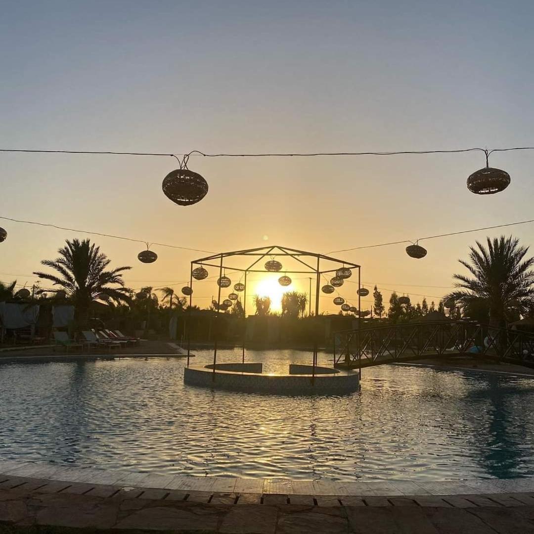 Wawizelte Les Jardins D Amizmiz 6 Piscines B&B 외부 사진
