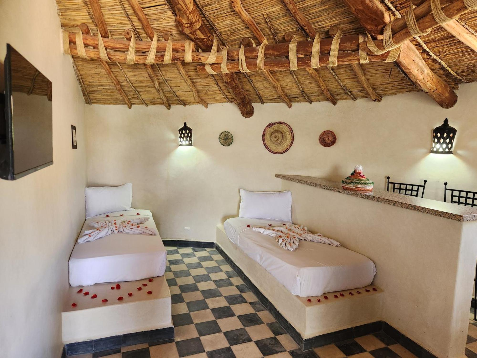 Wawizelte Les Jardins D Amizmiz 6 Piscines B&B 외부 사진